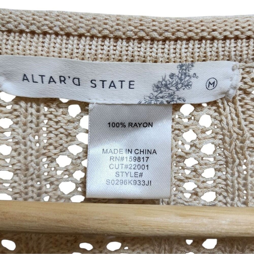 Altar'd State Beige Cinch V Neck Crochet Crop Top Women M Flare Boho Hippie Y2K - Picture 8 of 9